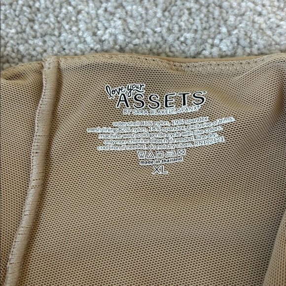 🌸NWOT 🌸SPANX Love Your Assets by Sara Blakely - Picture 3 of 3